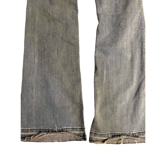 Sneak Peek Boorcut Super Strrch Mid-Rise Distressed Hem Jeans Size 11 - Picture 8 of 9